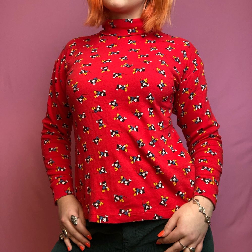 ❤️ Vintage 90s red Mickey Mouse turtleneck ❤️ - Picture 6 of 8